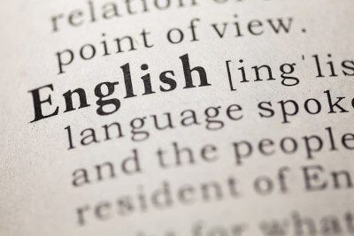 Pagină de dicționar cu cuvântul English evidențiat – servicii de traducere autorizată în și din limba engleză